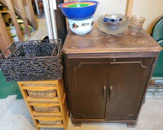 Alcohol cabinet