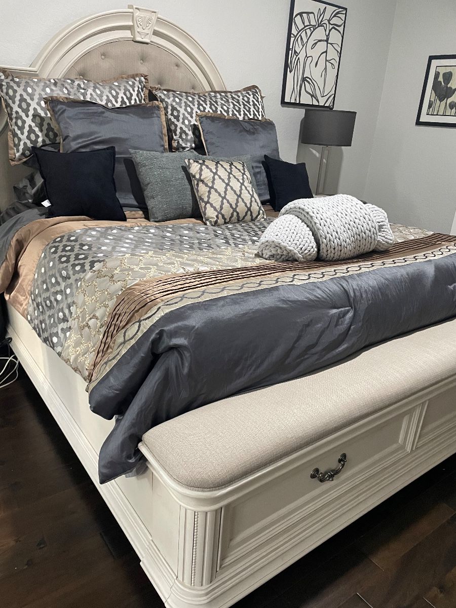 king size bedroom set- includes bed dresser and night stands- also have motorized base w/ memory foam king mattress sold as set or sep linens available too ress and