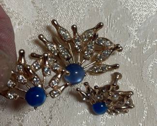 COSTUME BLING JEWELRY FOR  YOUR BOWLING FAN !!    FUN FUN SET 