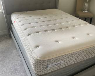 FULL SIZE BED AND FRAME AND MATTRESS IS AVAILABLE