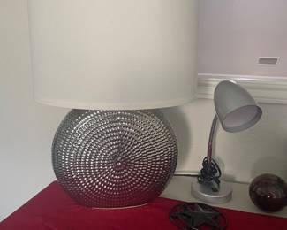 2 lamps like this !!