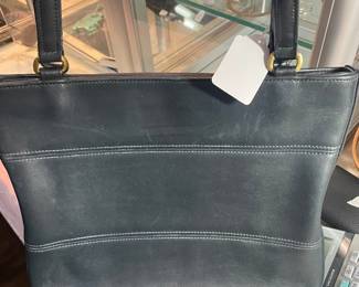 VINTAGE BLUE LEATHER COACH    WONDERFUL CONDITION 
