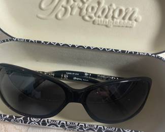 BRIGHTON SUNGLASSES IN CASE MINT 