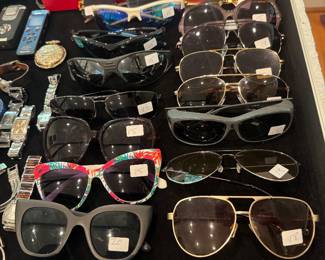 Large Collections of Sunglasses / Reproduction Cartier 