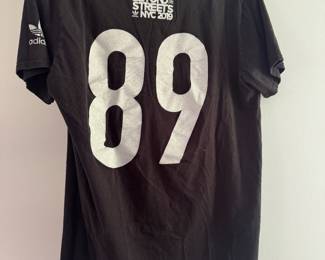 Beyond the Streets NYC 2019 Beastie Boys' "Paul's Boutique" Black T-Shirt Size M (Back)
