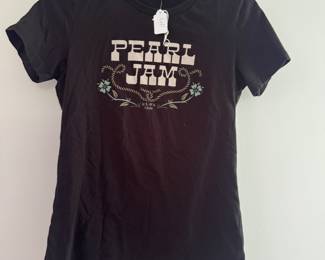 Women's Bella Canvas Pearl Jam 2023 Tour T-Shirt Size S (Front)
