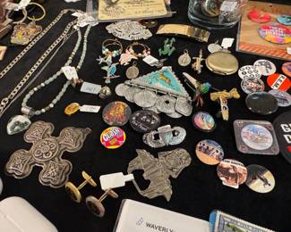 Collection of Gold, Silver & Costume Jewerly