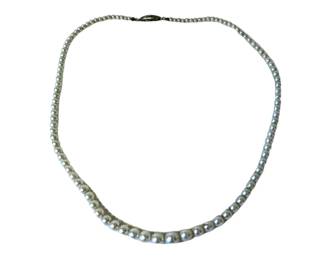 Vintage graduated pearl strand necklace