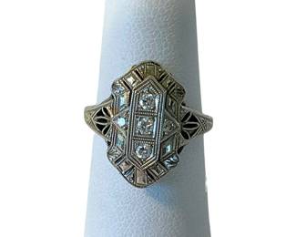 Antique Art Deco three-stone diamond dinner ring