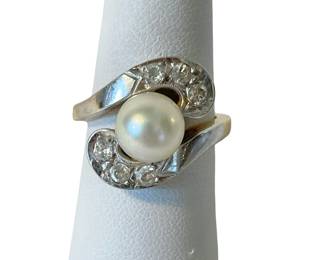 Vintage 14K two-tone pearl and diamond bypass ring