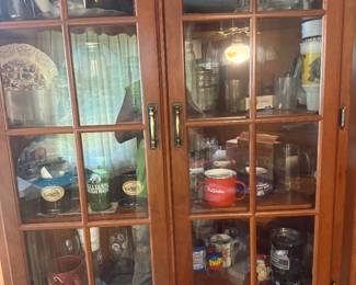 Mugs and trinkets