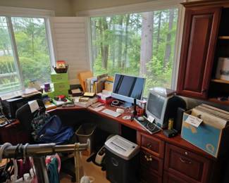 Corner executive desk