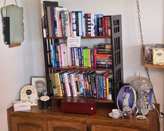 Built in oak nightstand (you remove)
