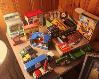 Toys inc Lego, Ertl, John Deere, Vintage Cash Register