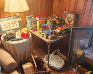 Toys inc Ertl, Baskets, Mirrors, More Baldwin Brass Lamps