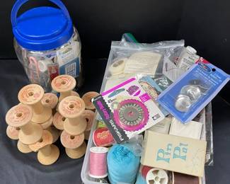 Vintage Wooden Spools Tub Plastic Bin Of Sewing Notions