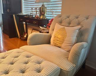 Tufted chair and ottoman set