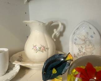 Decorative Accessories & Collectible Tchotchkes
