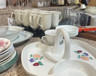 Fruit motif serving dish
