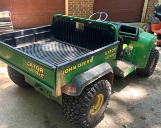 John Deere Gator