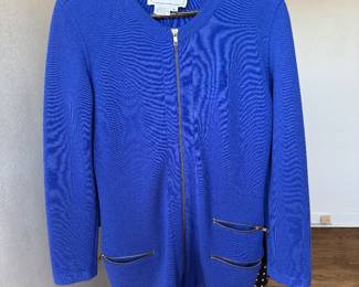 lots of cool designer and vintage clothing, mostly sizes S-M