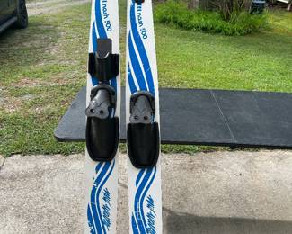 Nash 500 New Wave Slalom Water Skis