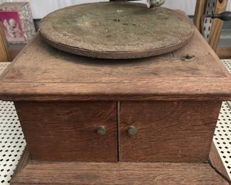 Vintage Victor Victrola VV-IV Tabletop Phonograph
