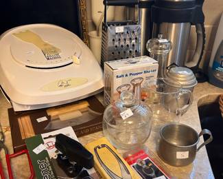 KITCHEN ITEMS, CLEAN GEORGE FOREMAN GRILL