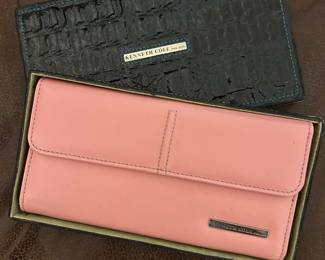 KENNETH COLE WALLET, NEW IN BOX