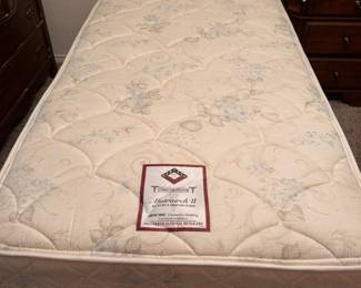 TWIN MATTRESS AND BOX SPRING