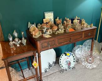 David winter cottages platters, 3 drawer desk, small occasional table & crystal