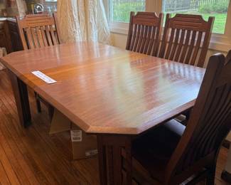 White oak mission style table with 4 chairs