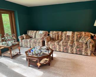Sofa&loveseat, 2 coffee tables