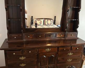 Ethan Allen Old Tavern Bedroom Set