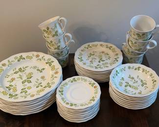 Vintage 1970's "Petite Flora" Dish Set