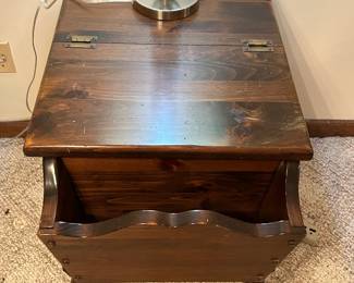 Ethan Allen Old Tavern Dough Box End Table