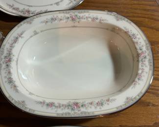 Noritake "Shenandoah" Bone China Set - 12 Place Settings and Serving Pieces