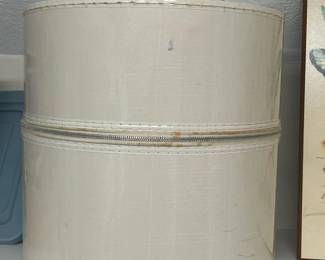 Vintage White Vinyl Hat Carrier