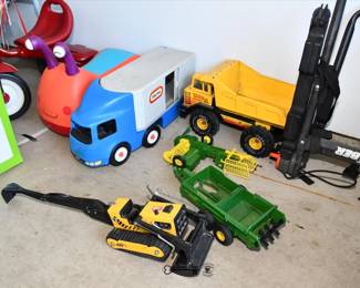 828Garage