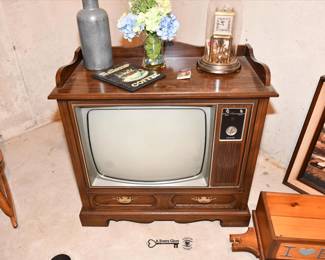 025Some Highlights Aurora Estate Sale