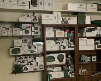 Lots of Dept 56 Dickens Village Buildings & Accessories