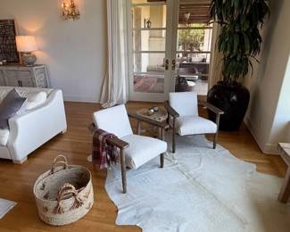 Chairs (close)