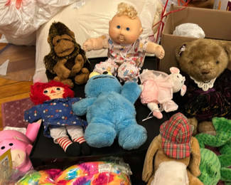 Lot 150: Assorted stuffed animals and dolls