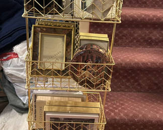 Lot 227: Assorted frames, note cards and decorative boxes