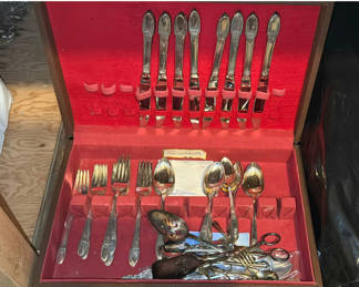 Lot 600: Silver Plated Set in Red Felt-Lined Box