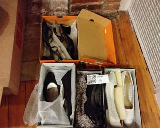 Lot 66: Assorted women's shoes in shoeboxes