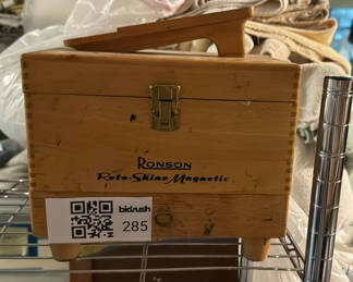 Lot 285: Ronson Roto-Shine Magnetic Electric Shoe Polisher in Wooden Box