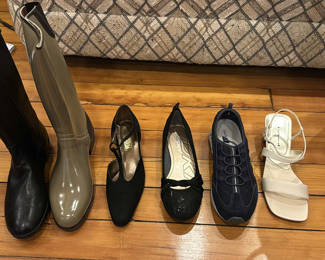 Lot 50: Assorted women's shoes and boots in boxes