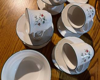 Pfaltzgraff Winterberry dishes 
