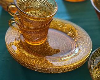 Tiara luncheon platesand cups 